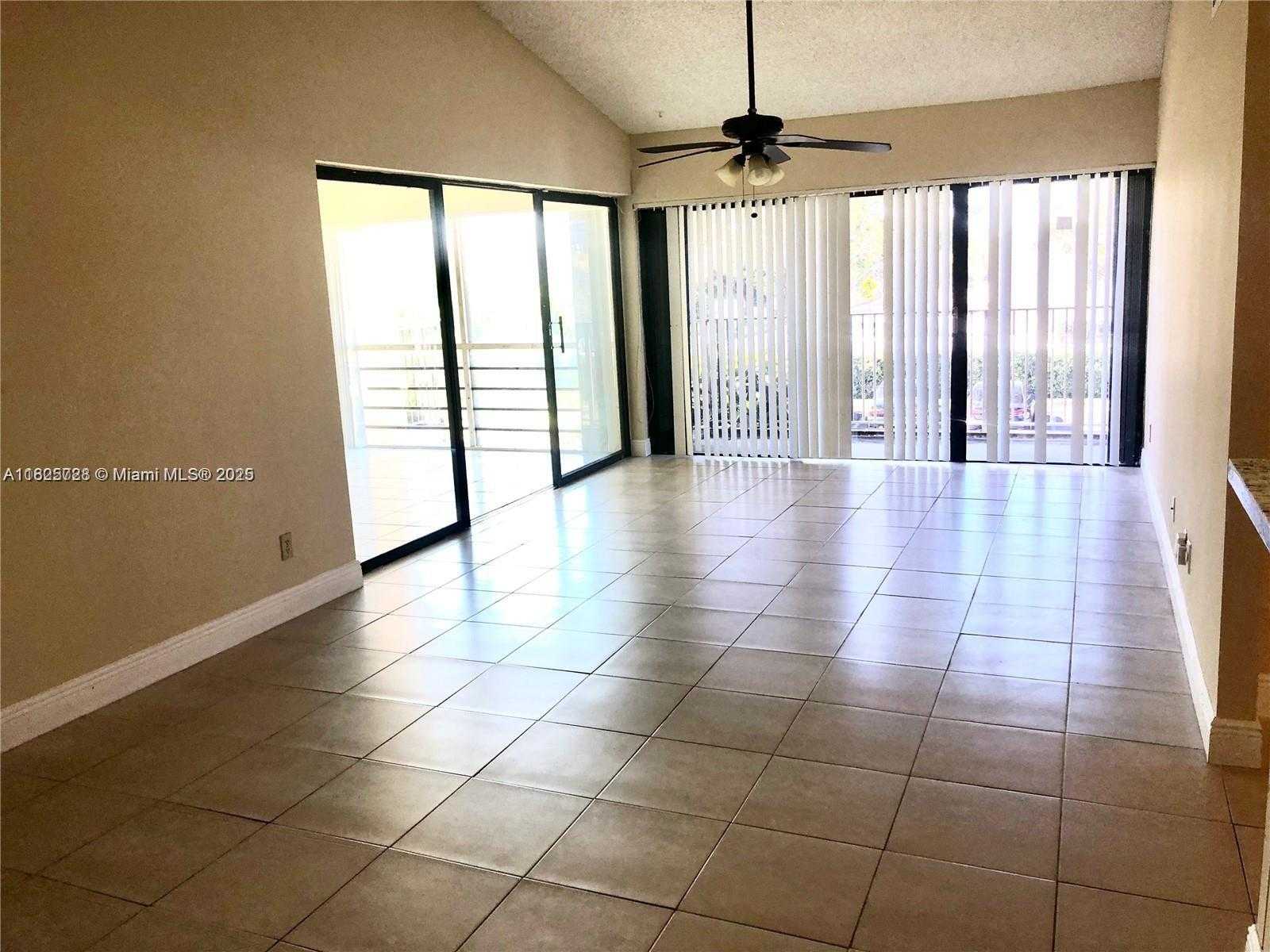 Small Image of 5995 WASHINGTON ST #233, Hollywood Number 3