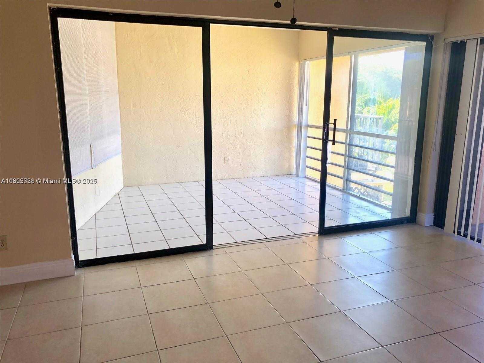 Small Image of 5995 WASHINGTON ST #233, Hollywood Number 4