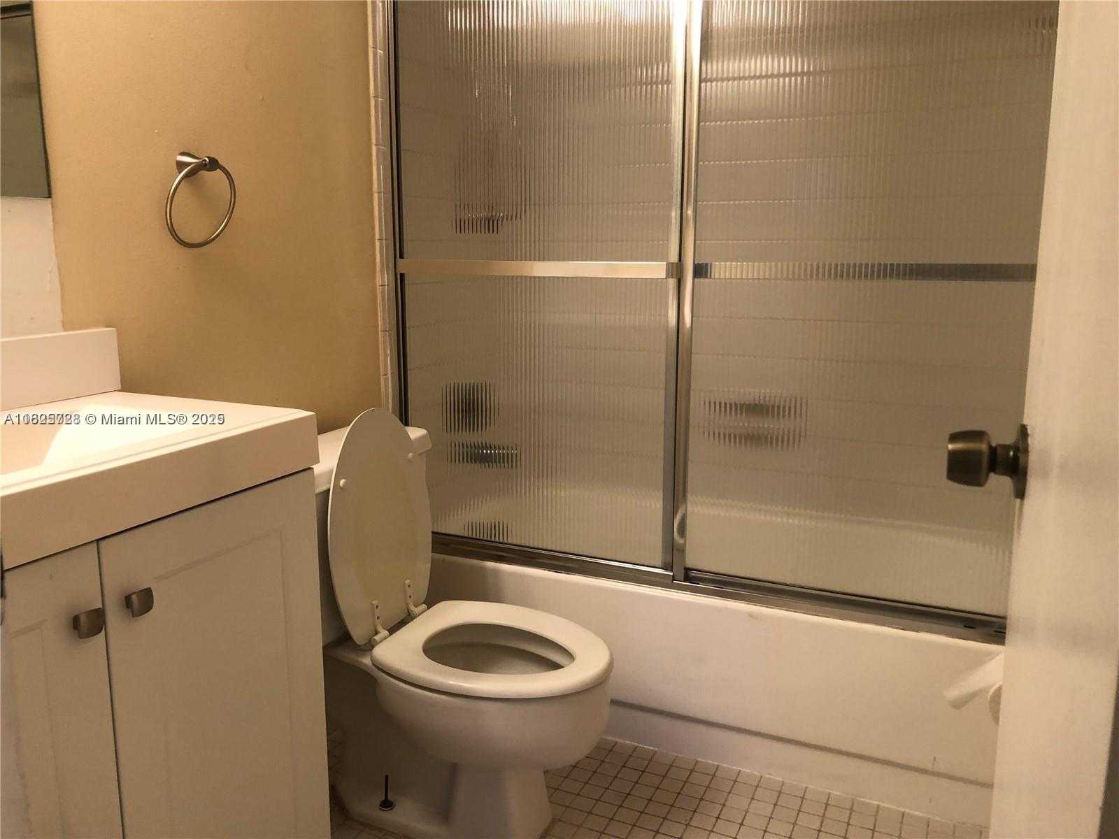 Small Image of 5995 WASHINGTON ST #233, Hollywood Number 7