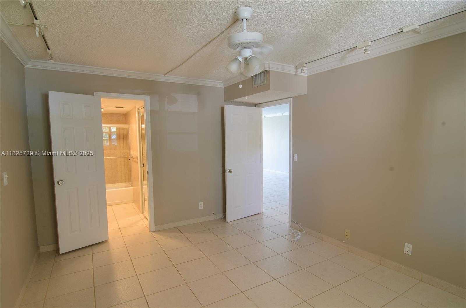 Small Image of 9420 POINCIANA PL #115, Davie Number 4