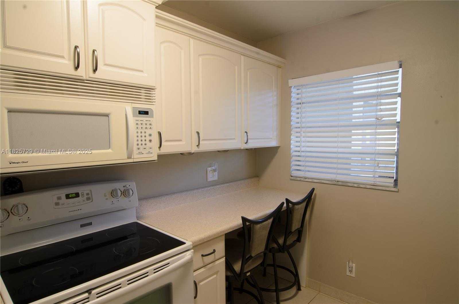 Small Image of 9420 POINCIANA PL #115, Davie Number 7