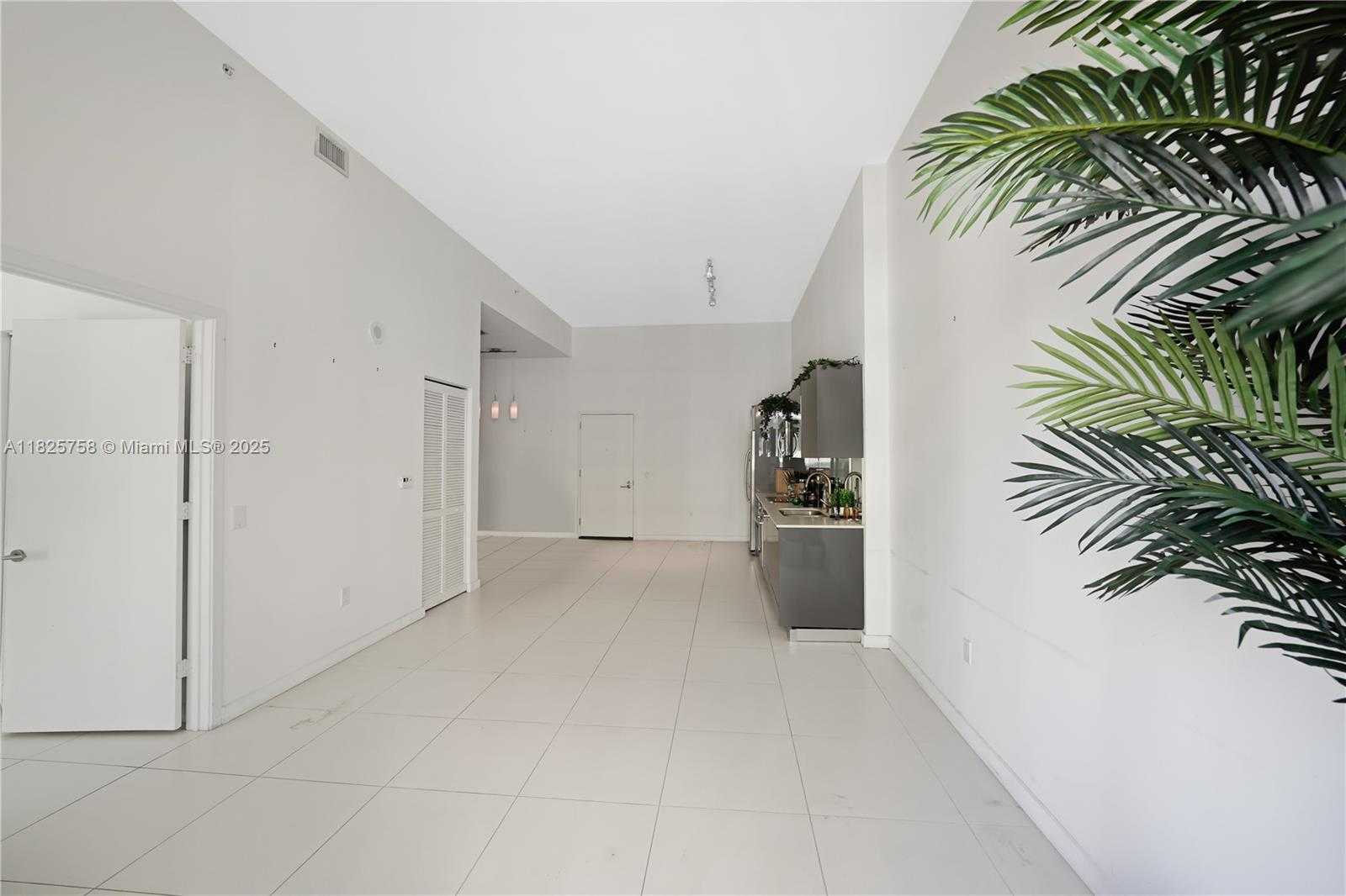 Small Image of 31 SOUTH EAST 6TH ST #2706, Miami Number 13