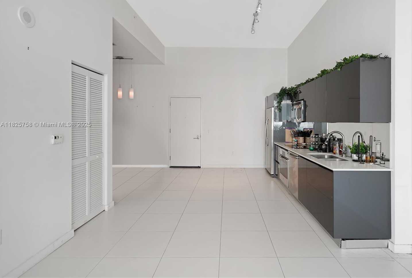 Small Image of 31 SOUTH EAST 6TH ST #2706, Miami Number 19
