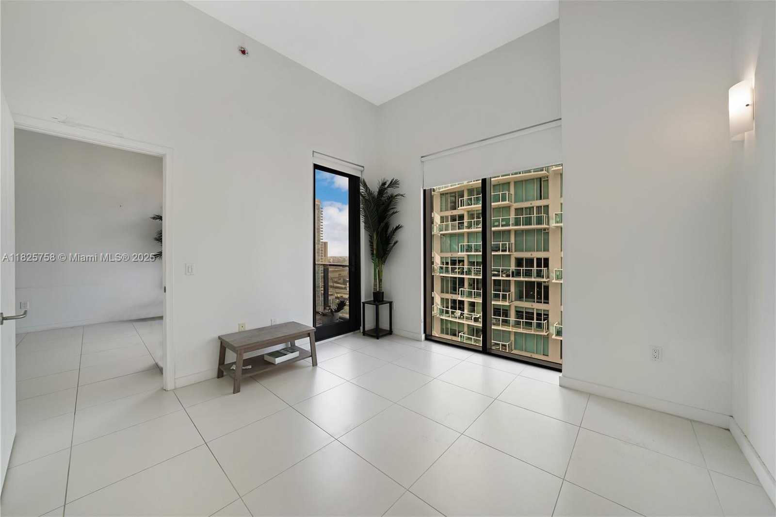 Small Image of 31 SOUTH EAST 6TH ST #2706, Miami Number 22