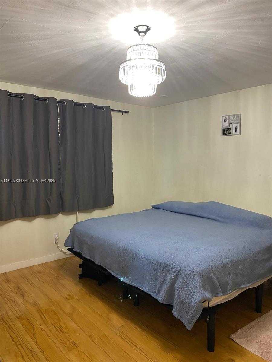 Small Image of 19001 NORTH EAST 14TH AVE #325, Miami Number 12