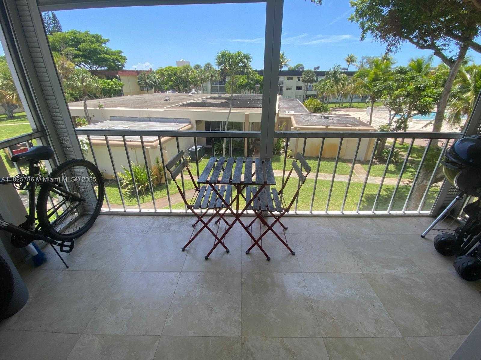 Small Image of 19001 NORTH EAST 14TH AVE #325, Miami Number 16