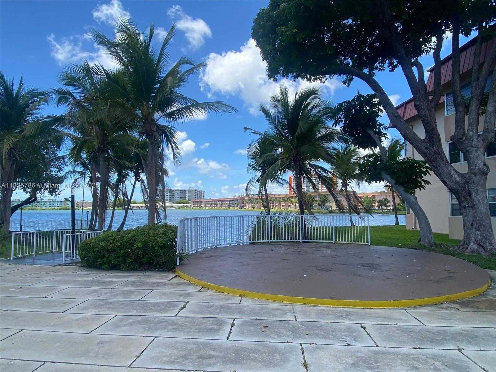 Small Image of 19001 NORTH EAST 14TH AVE #325, Miami Number 22