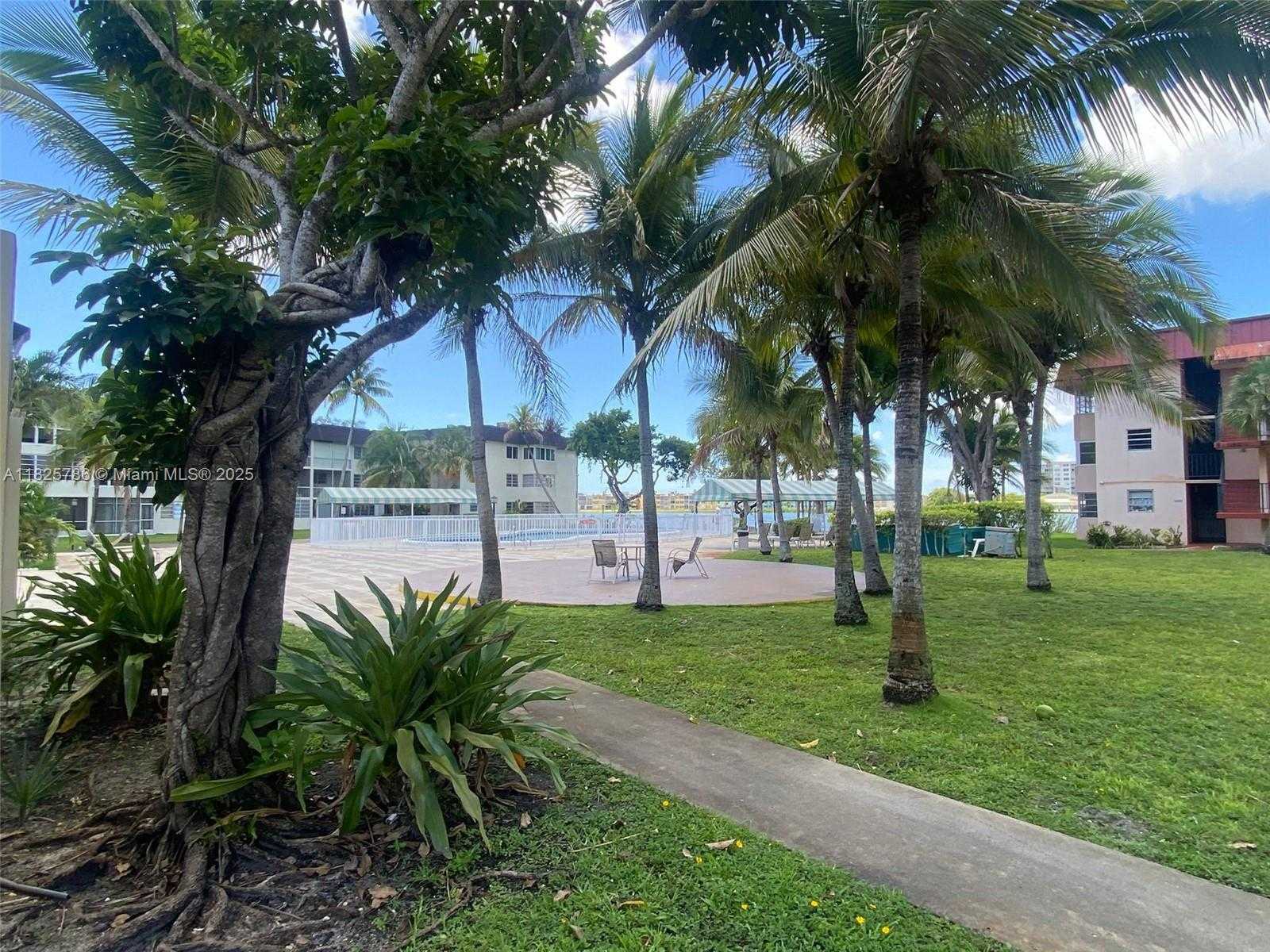 Small Image of 19001 NORTH EAST 14TH AVE #325, Miami Number 24