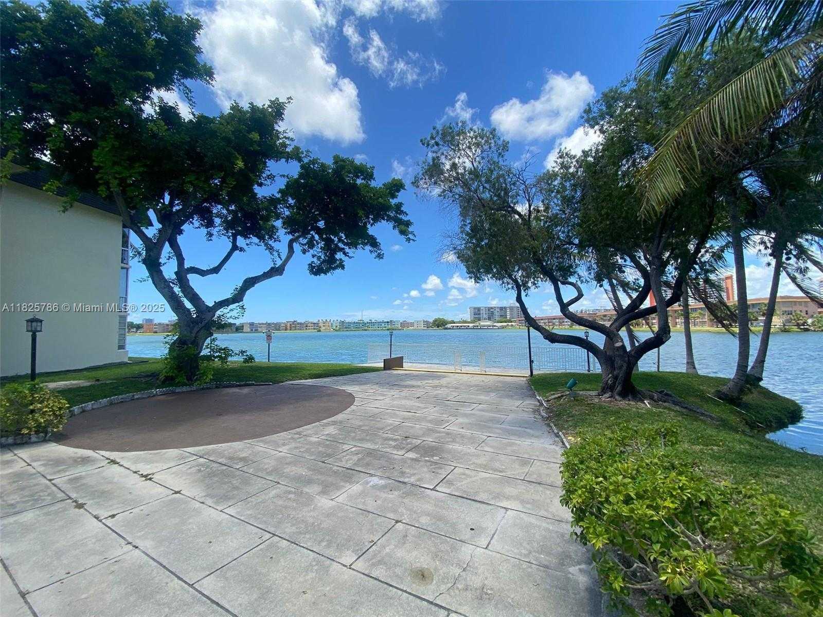 Small Image of 19001 NORTH EAST 14TH AVE #325, Miami Number 25