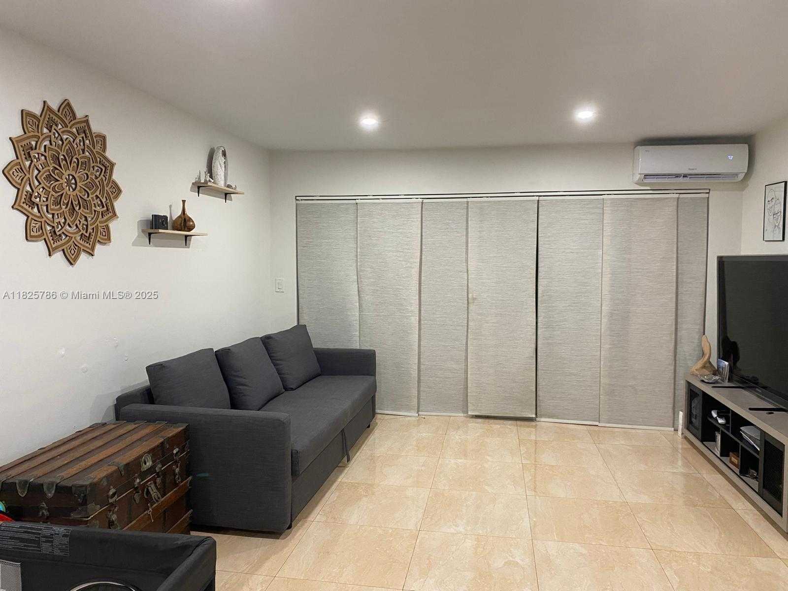 Small Image of 19001 NORTH EAST 14TH AVE #325, Miami Number 3
