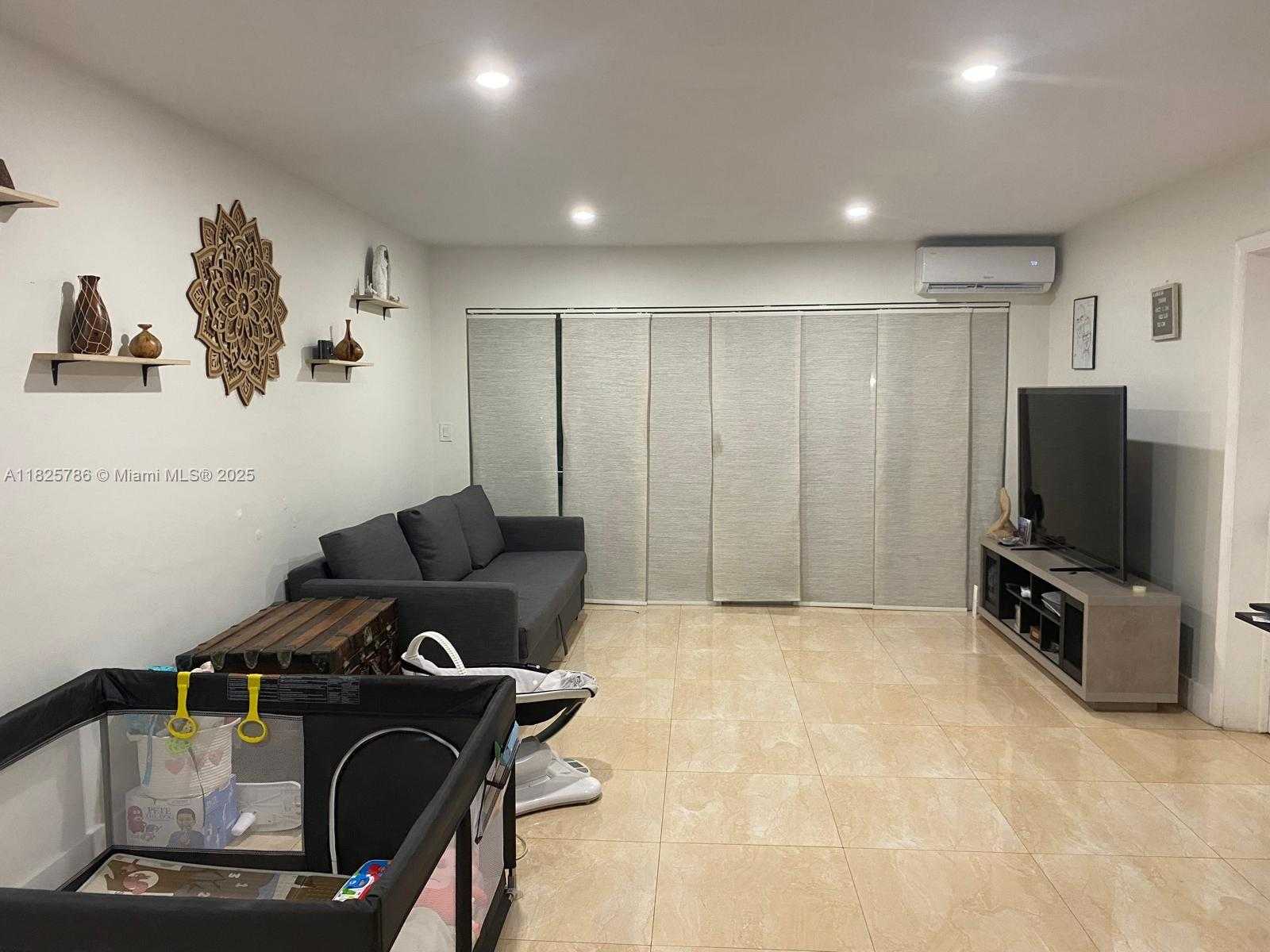 Small Image of 19001 NORTH EAST 14TH AVE #325, Miami Number 5