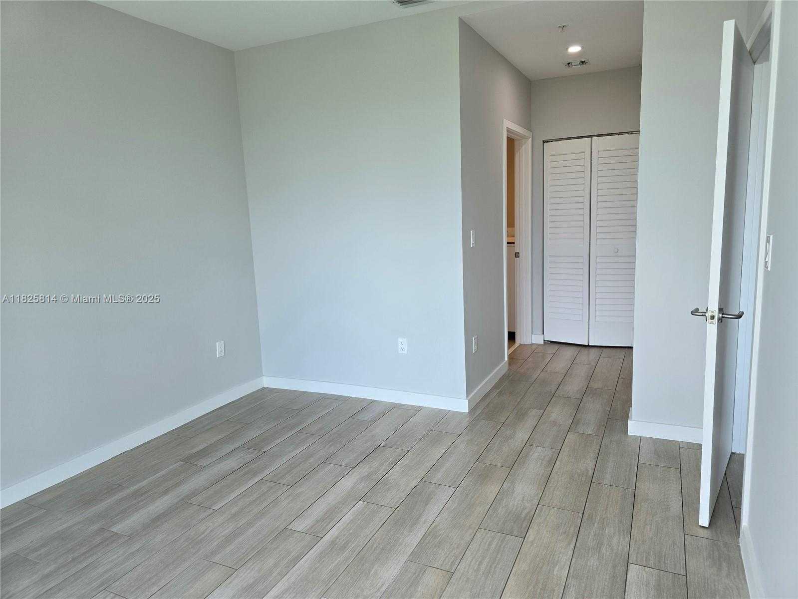 Small Image of 1600 SOUTH WEST 1ST AVE #809, Miami Number 7