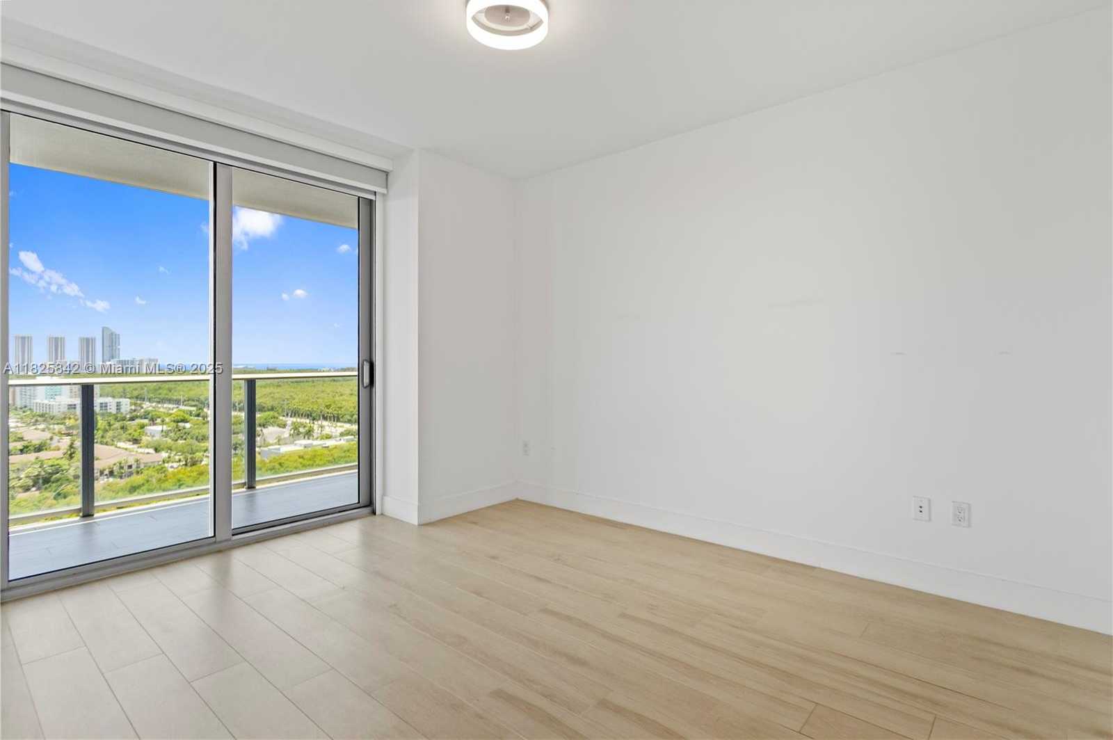 Small Image of 16385 BISCAYNE BLVD #1918, North Miami Beach Number 41