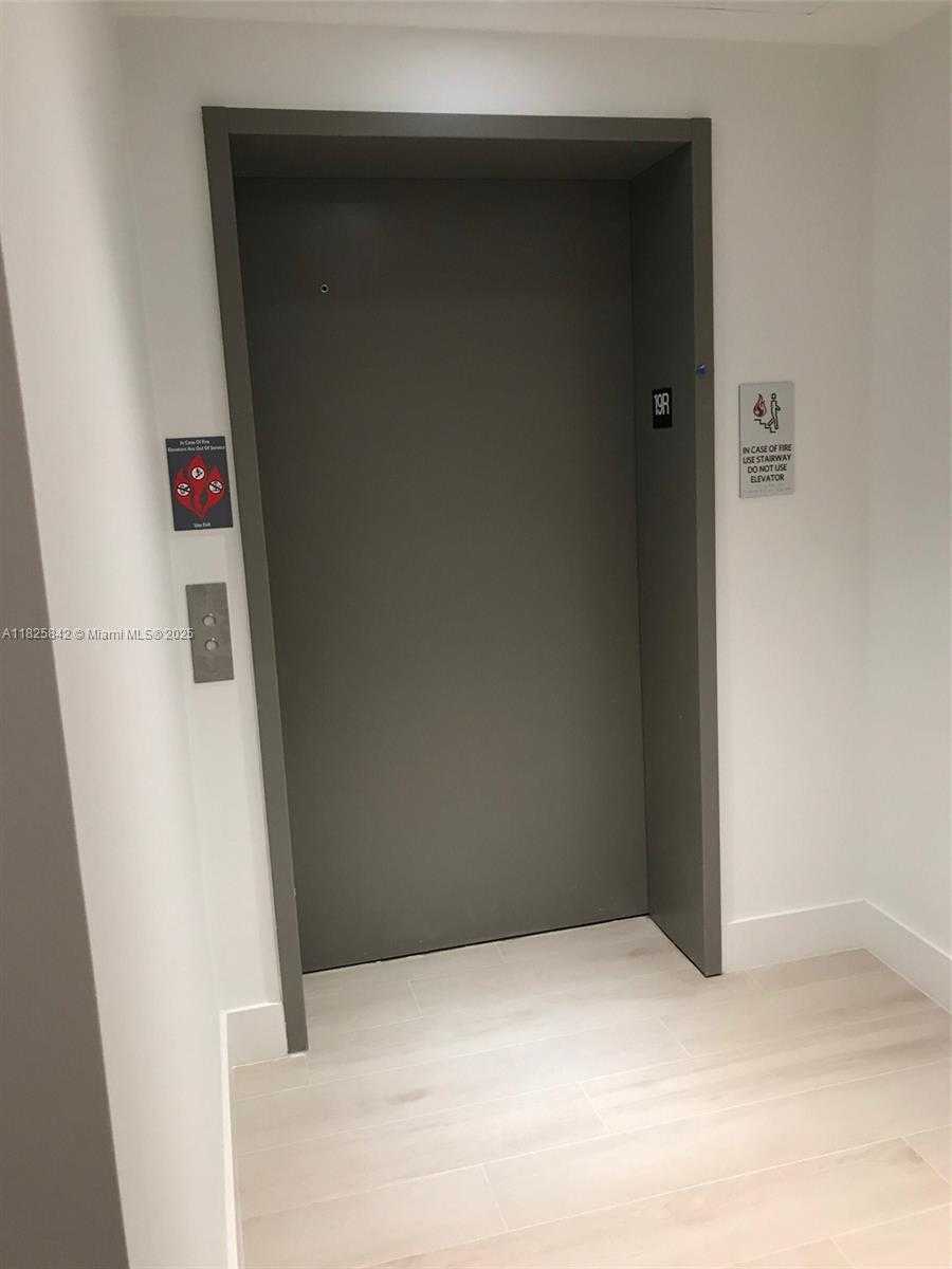 Imagen de Pequeño Objeto