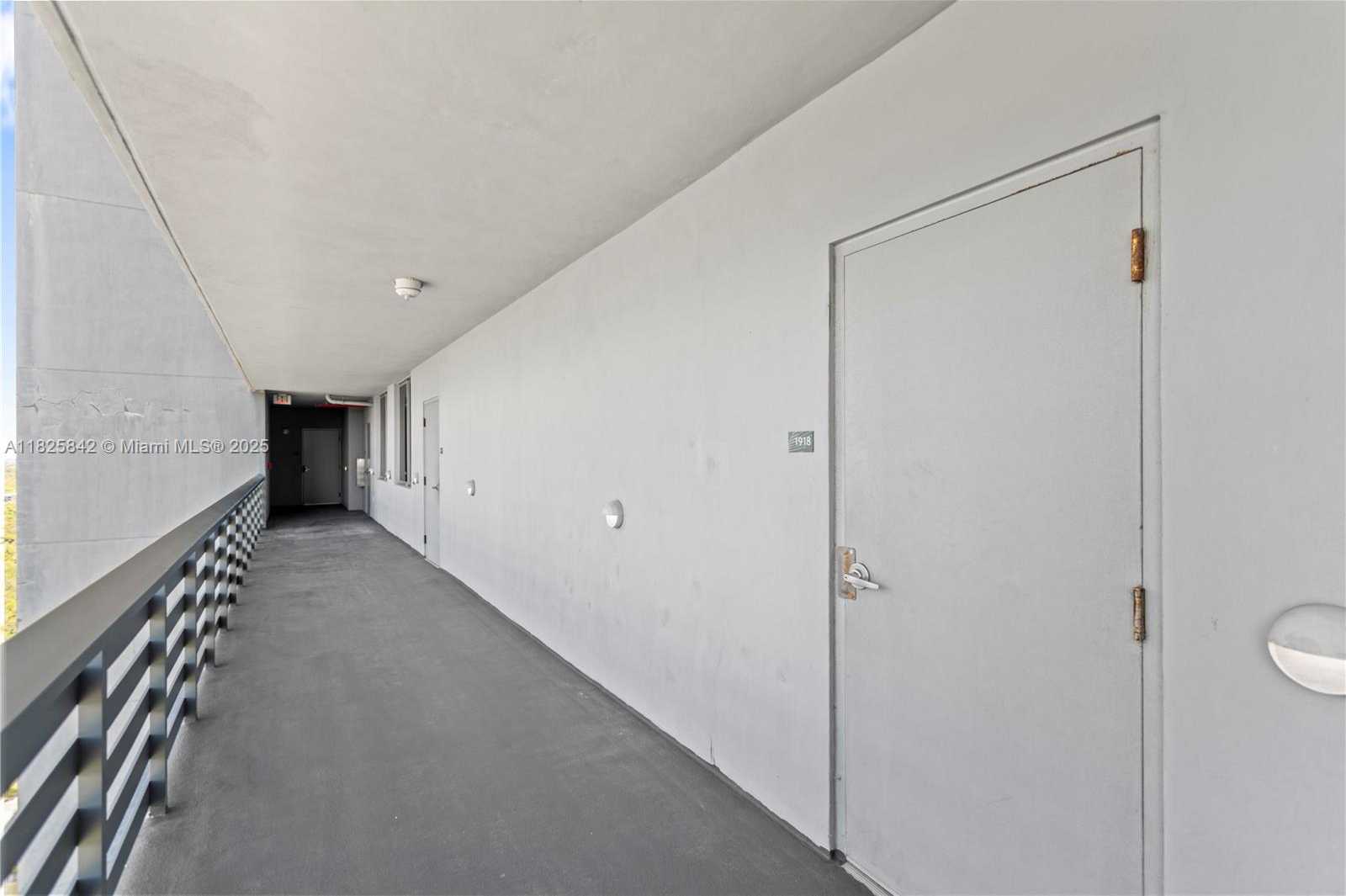 Small Image of 16385 BISCAYNE BLVD #1918, North Miami Beach Number 51