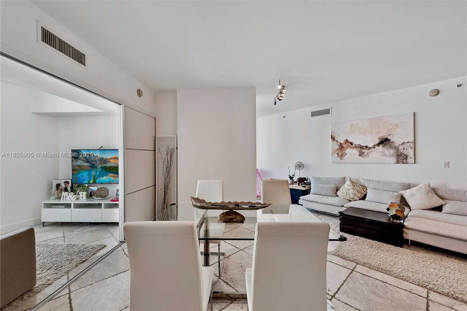 Small Image of 350 SOUTH MIAMI AVE #1102, Miami Number 5
