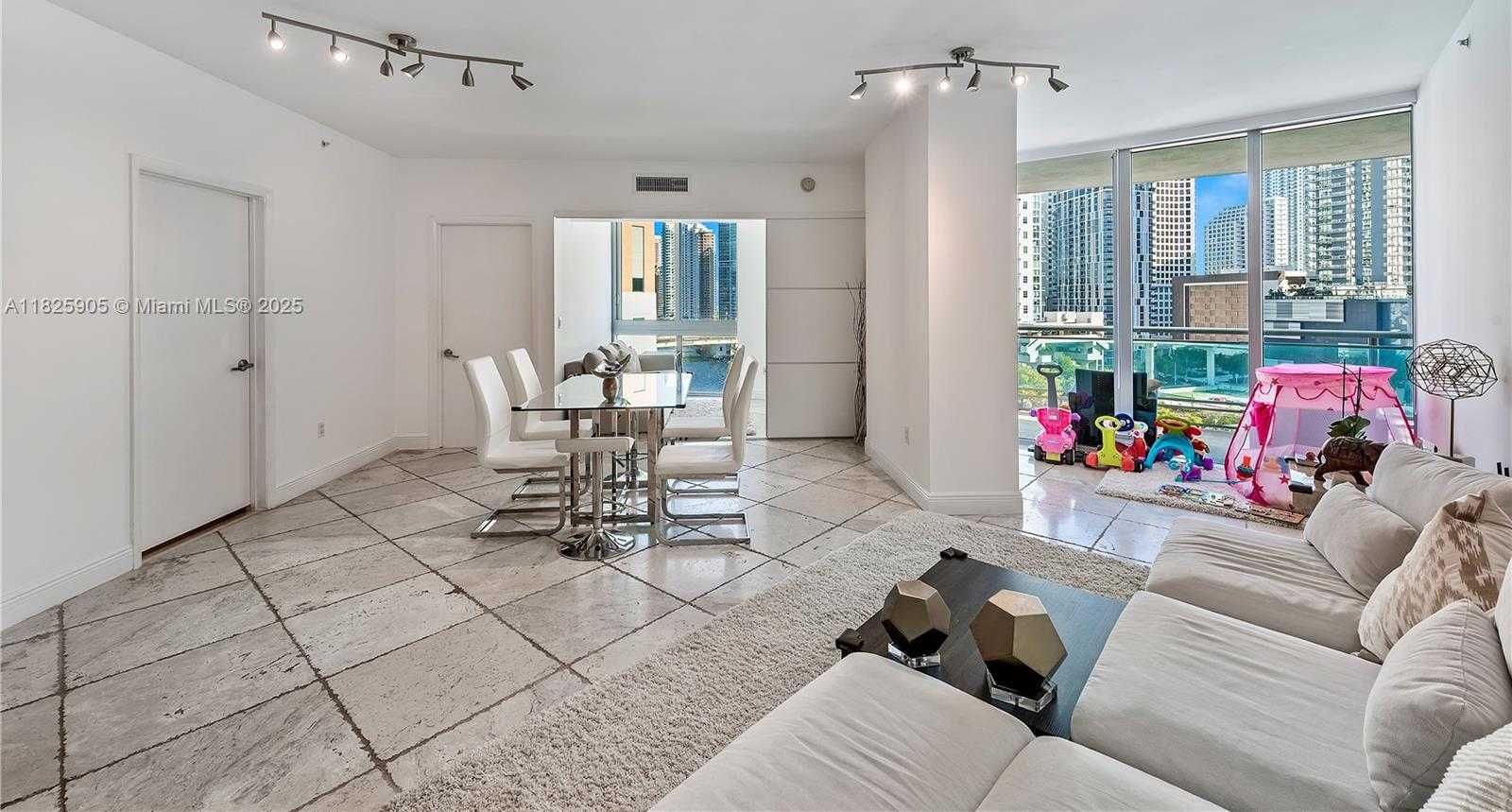 Small Image of 350 SOUTH MIAMI AVE #1102, Miami Number 6