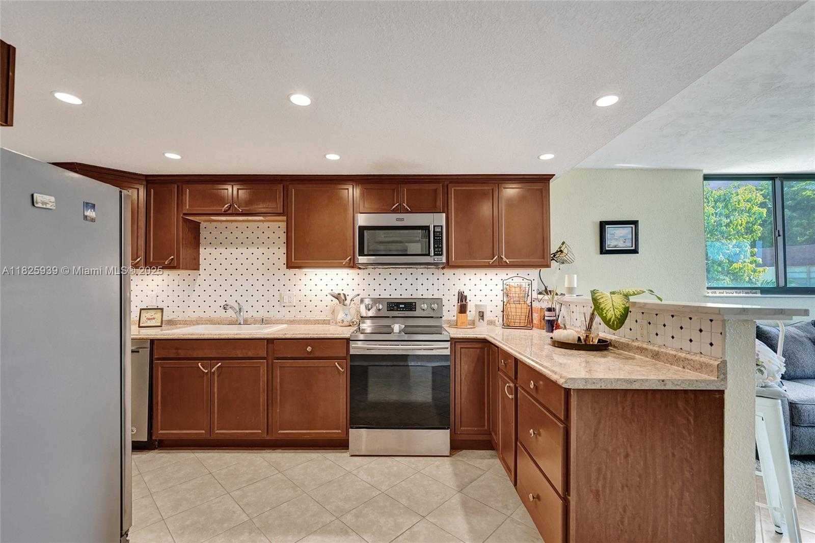 Small Image of 7100 NORTH WEST 17TH ST #402, Plantation Number 13