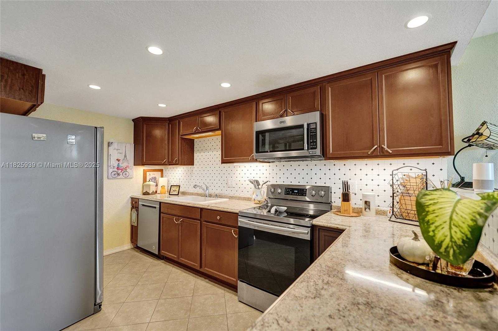 Small Image of 7100 NORTH WEST 17TH ST #402, Plantation Number 15