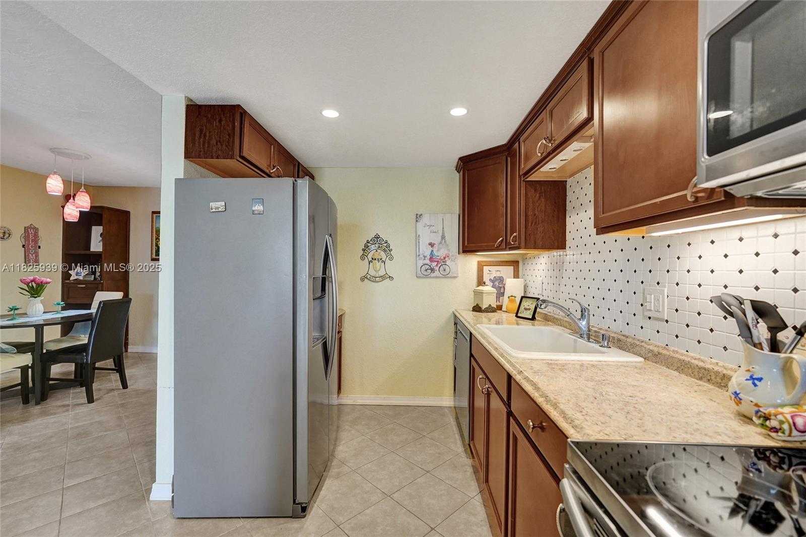 Small Image of 7100 NORTH WEST 17TH ST #402, Plantation Number 17