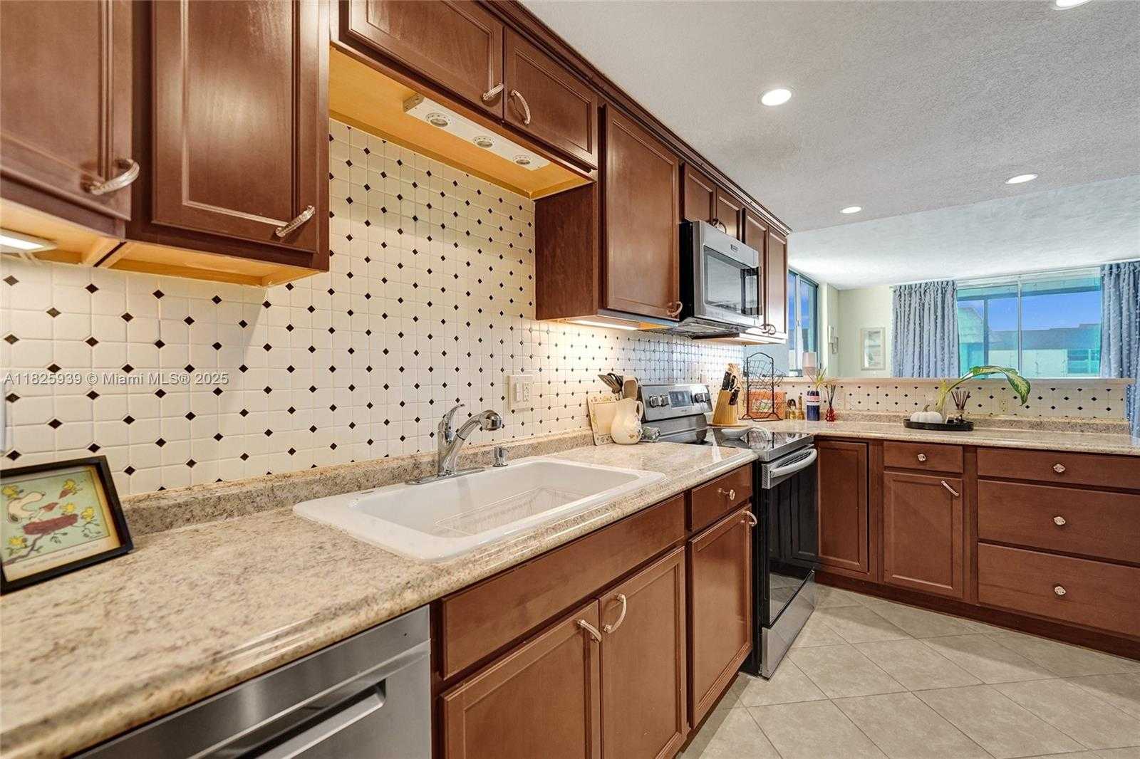 Small Image of 7100 NORTH WEST 17TH ST #402, Plantation Number 18