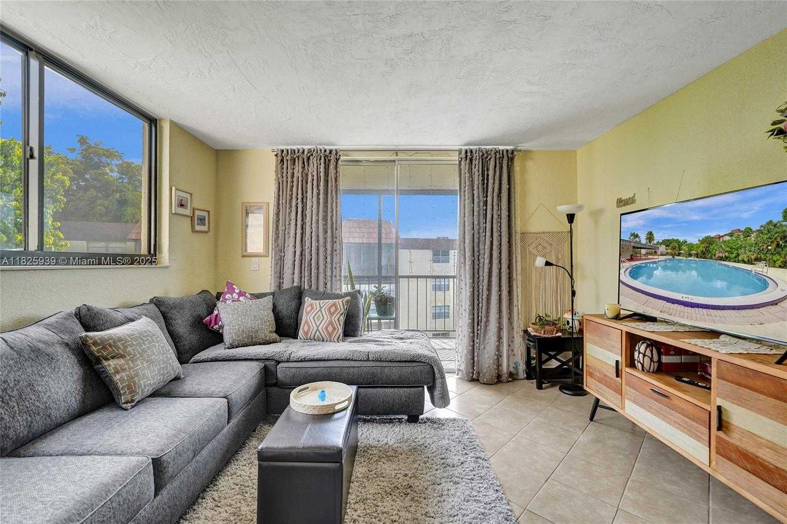 Small Image of 7100 NORTH WEST 17TH ST #402, Plantation Number 25