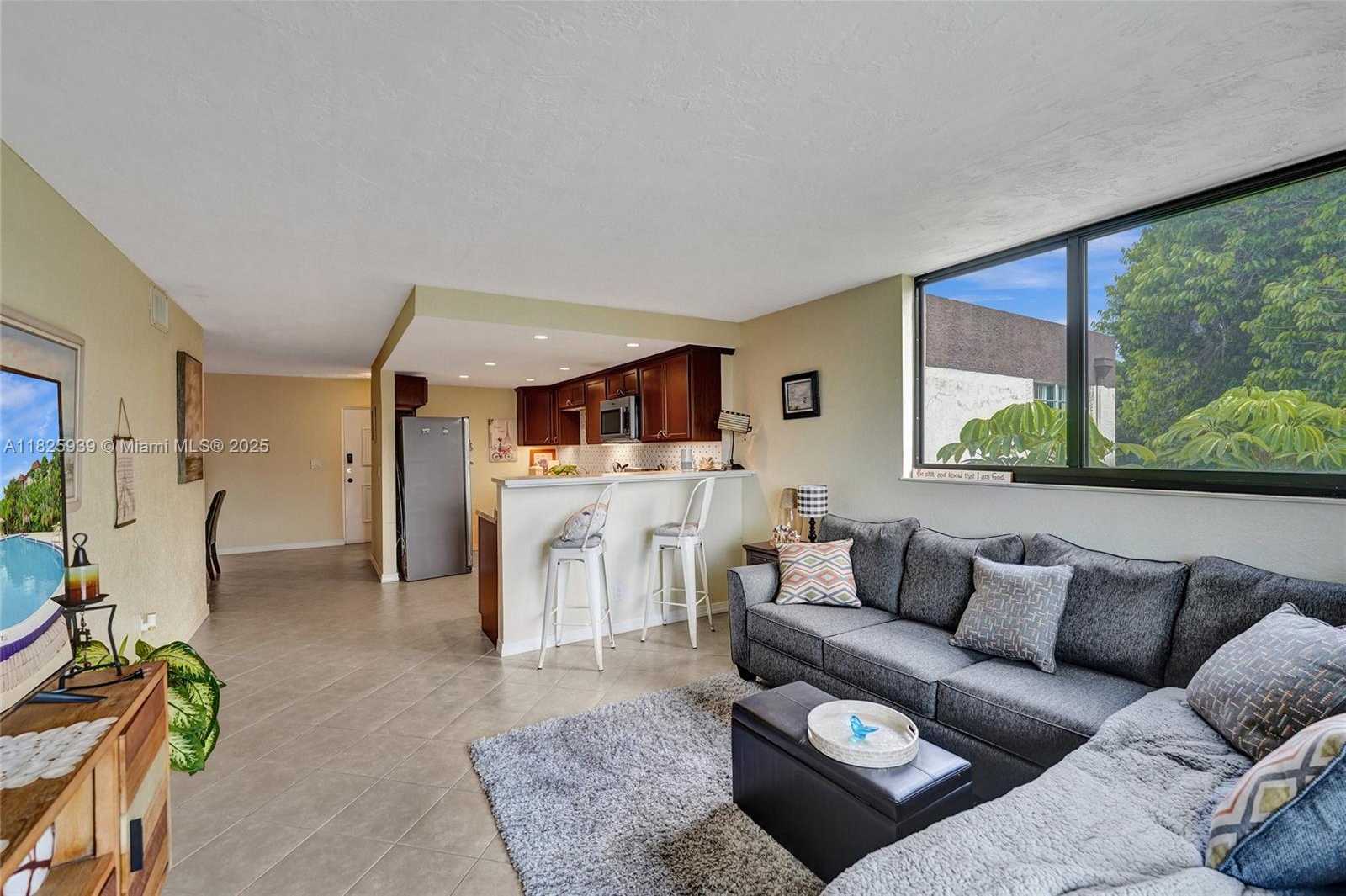 Small Image of 7100 NORTH WEST 17TH ST #402, Plantation Number 27