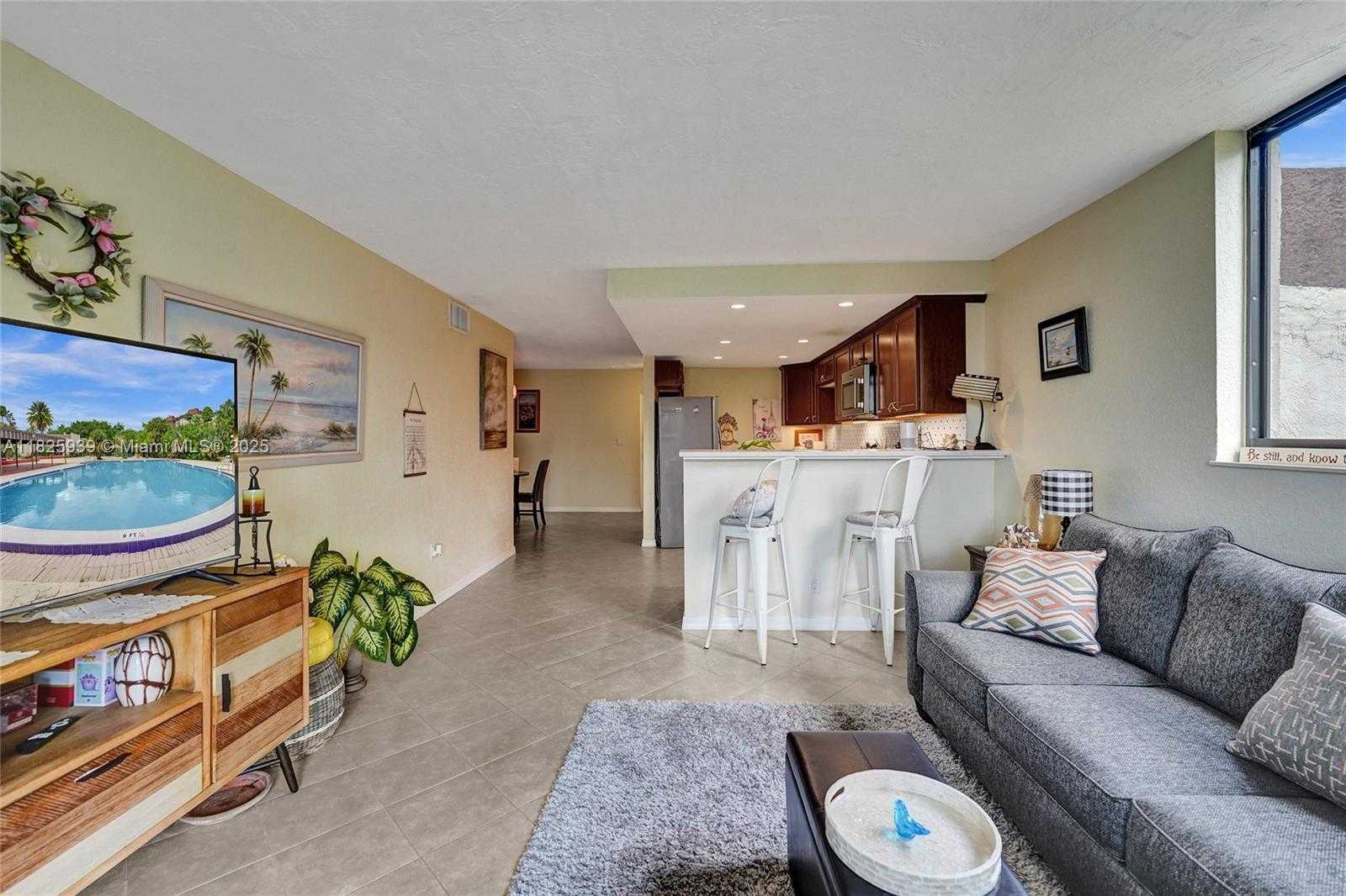 Small Image of 7100 NORTH WEST 17TH ST #402, Plantation Number 28