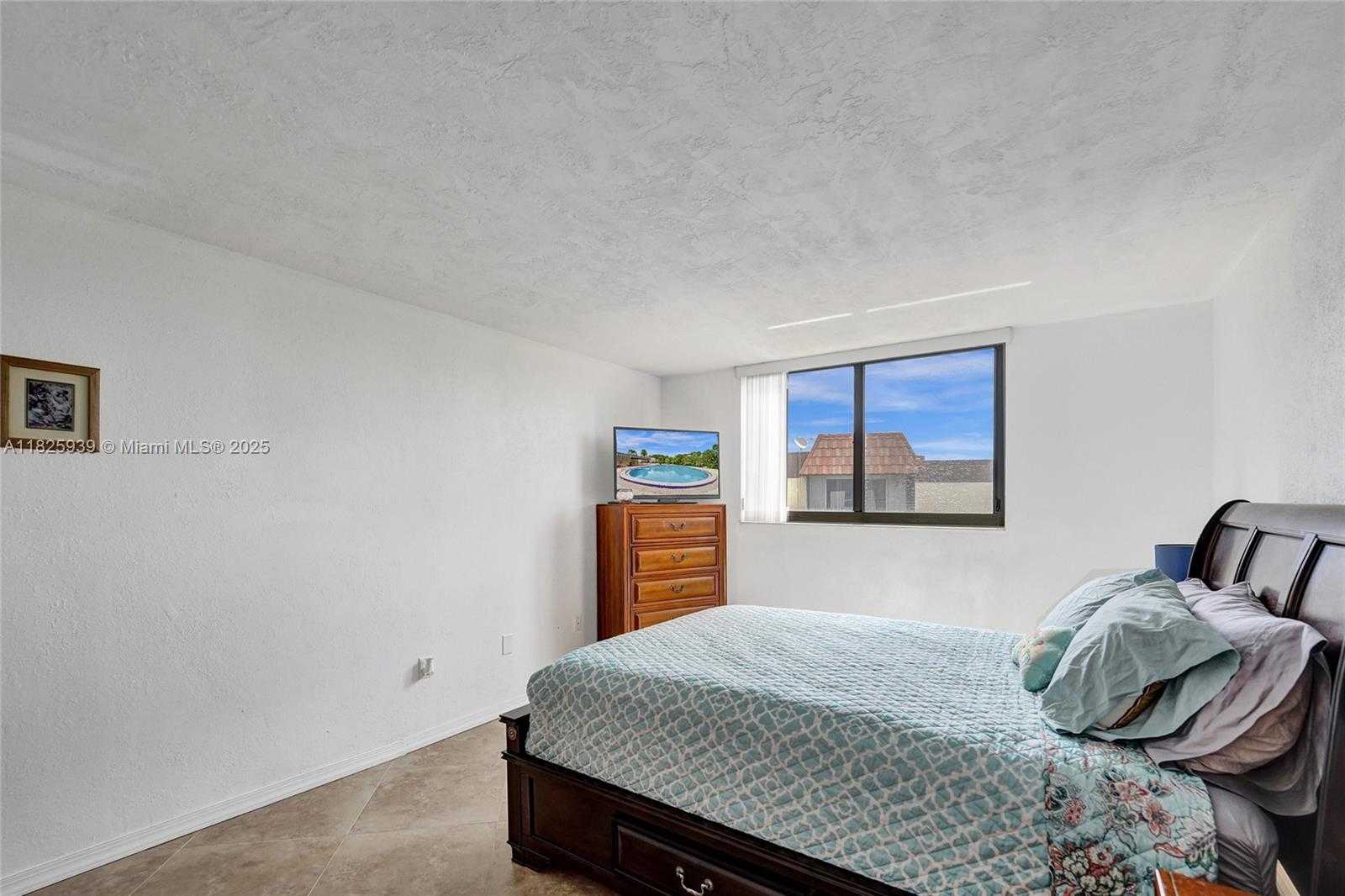 Small Image of 7100 NORTH WEST 17TH ST #402, Plantation Number 32