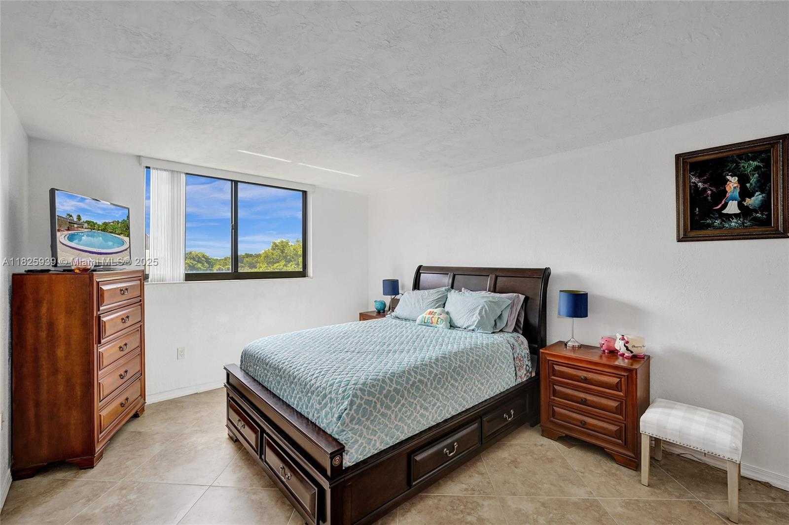 Small Image of 7100 NORTH WEST 17TH ST #402, Plantation Number 33