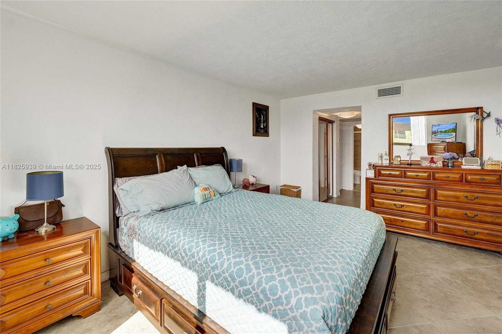 Small Image of 7100 NORTH WEST 17TH ST #402, Plantation Number 34