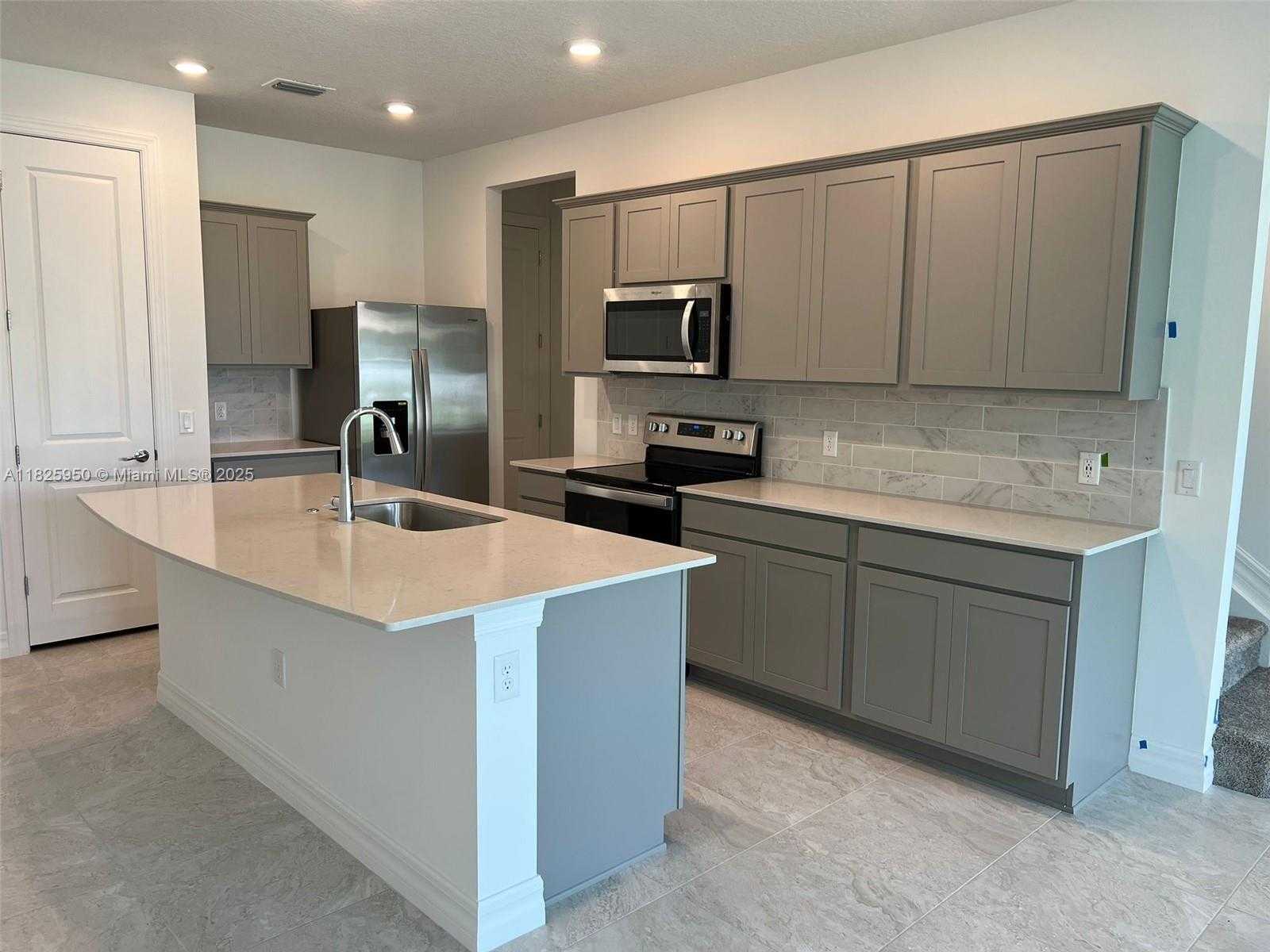 Small Image of 6121 RANCHO LANE, West Palm Beach Number 1