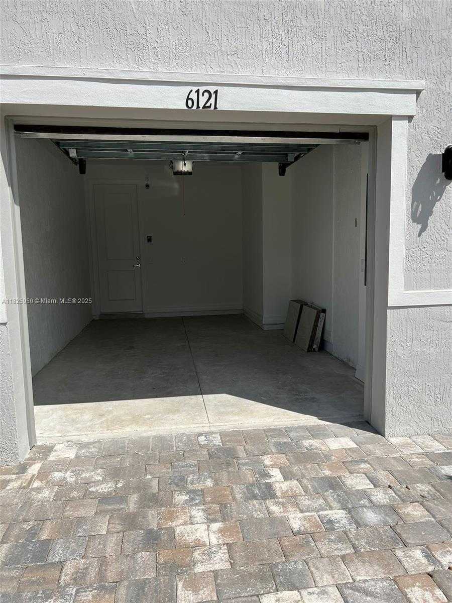 Small Image of 6121 RANCHO LANE, West Palm Beach Number 14