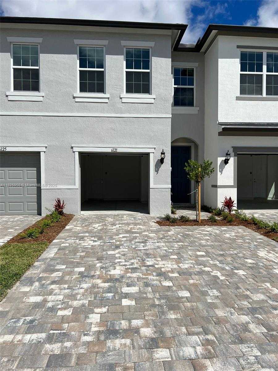 Small Image of 6121 RANCHO LANE, West Palm Beach Number 2