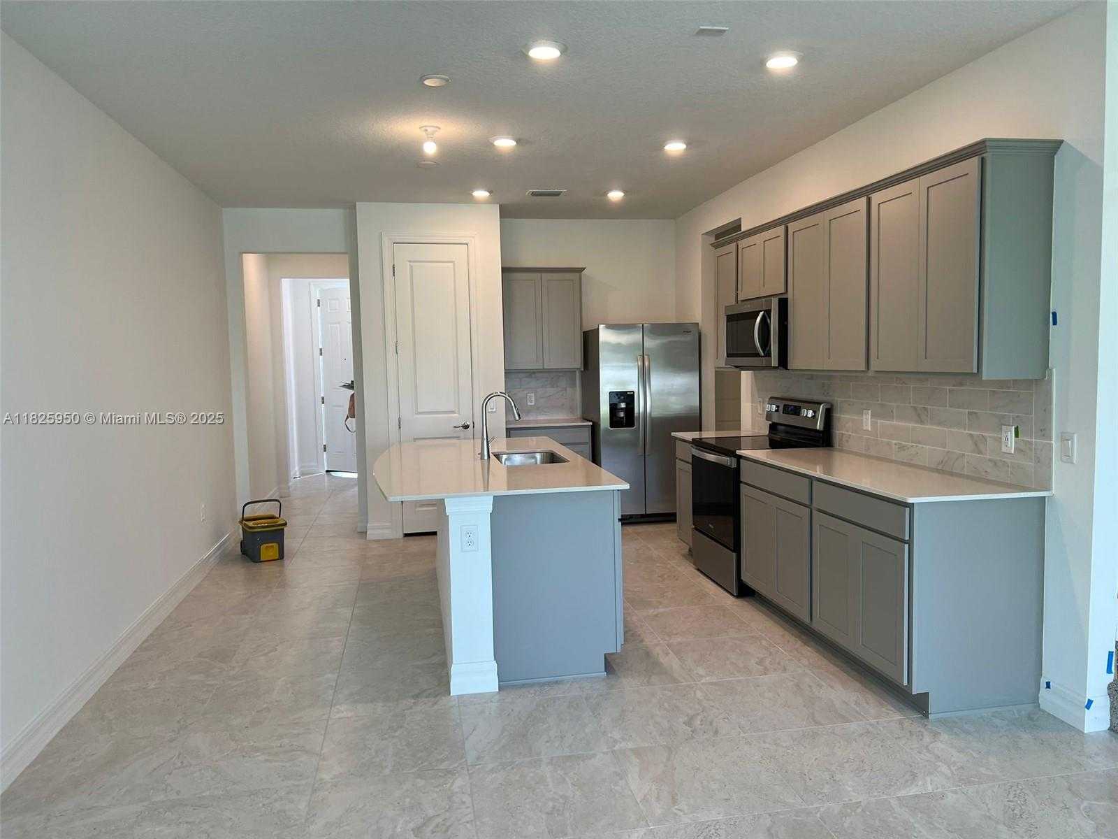 Small Image of 6121 RANCHO LANE, West Palm Beach Number 4