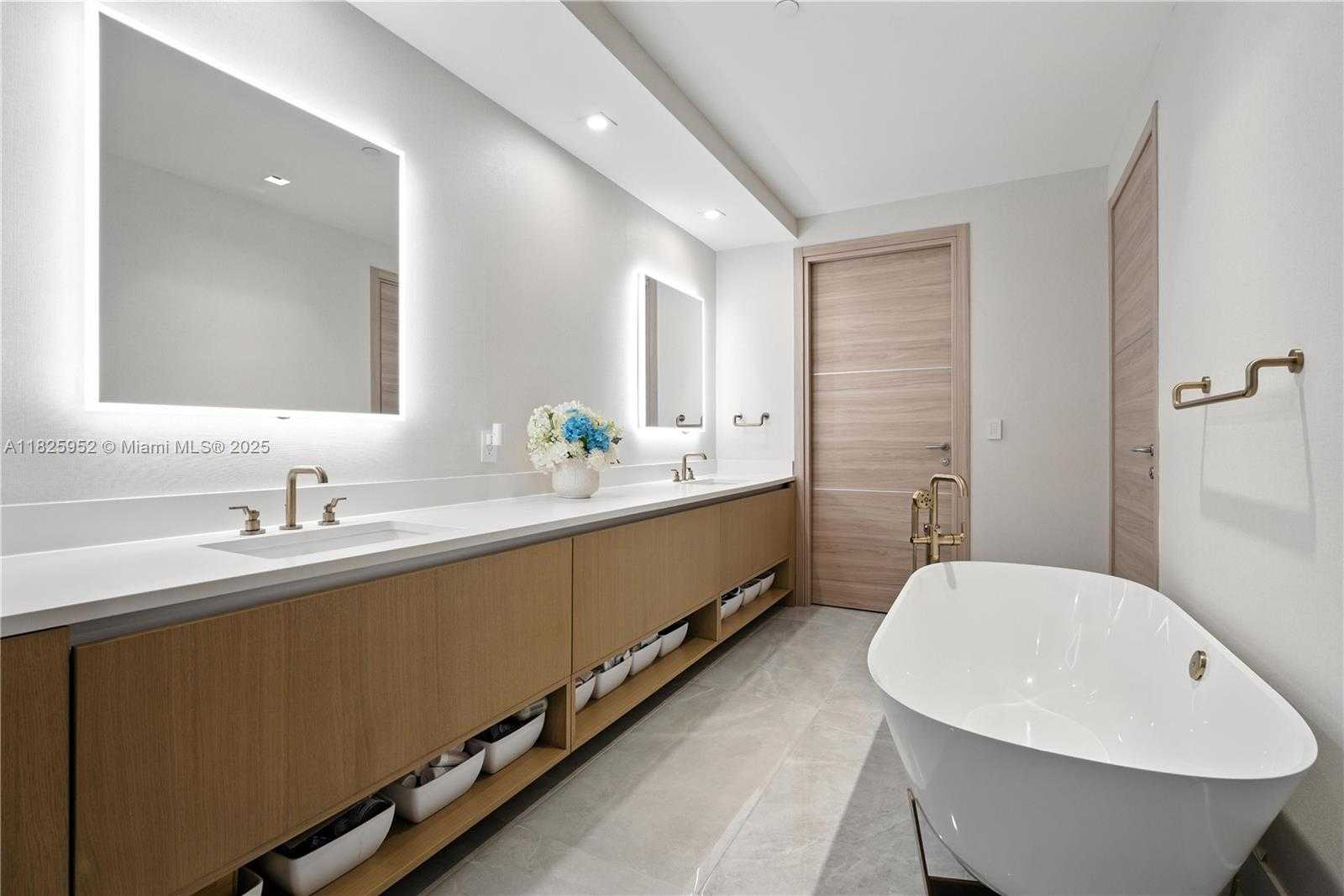 Small Image of 515 VALENCIA AVE #301, Coral Gables Number 14