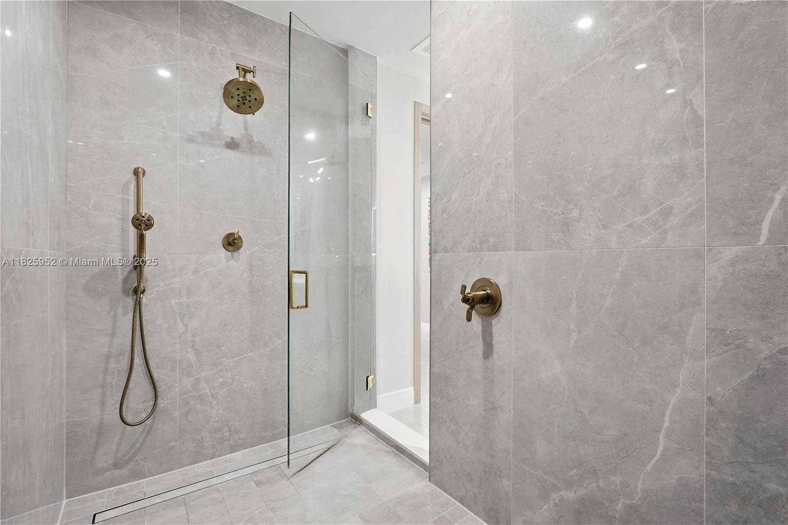 Small Image of 515 VALENCIA AVE #301, Coral Gables Number 15