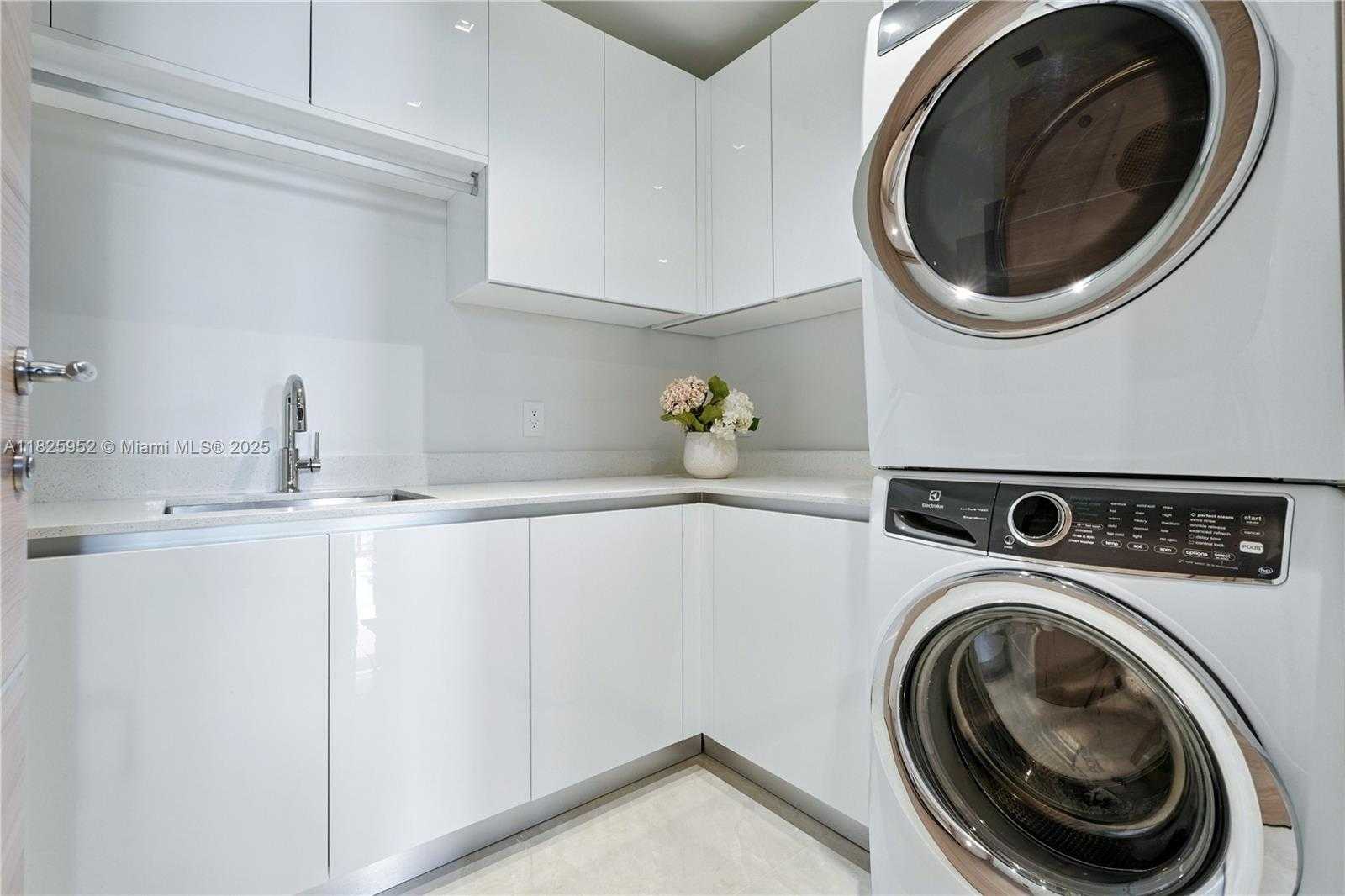 Small Image of 515 VALENCIA AVE #301, Coral Gables Number 21