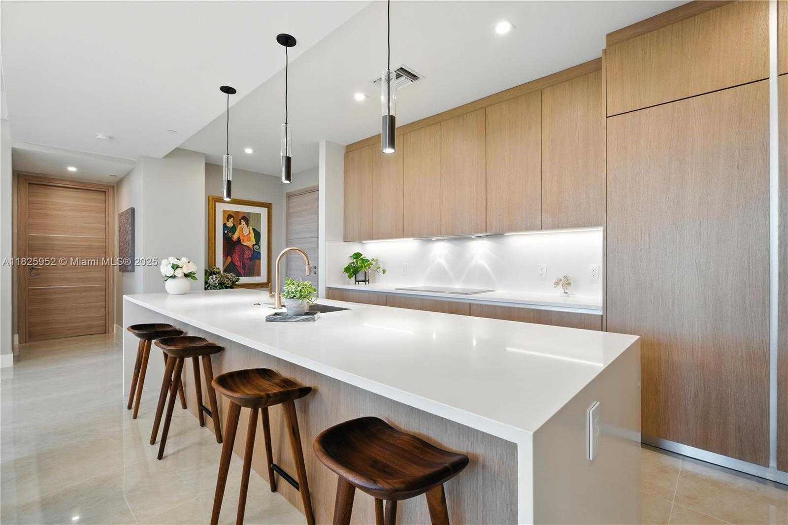 Small Image of 515 VALENCIA AVE #301, Coral Gables Number 4