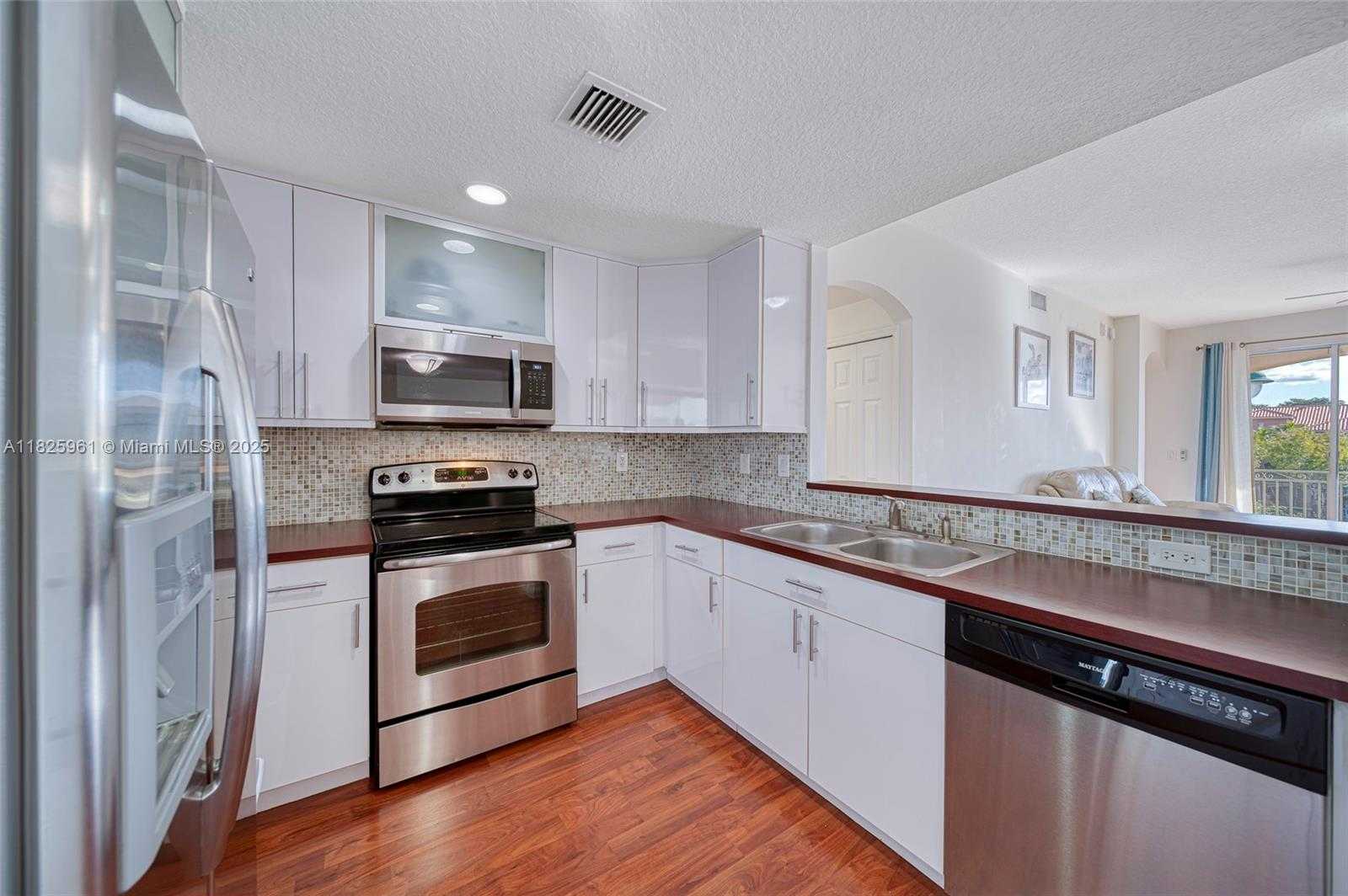 Small Image of 6440 NORTH WEST 114TH AVE #434, Doral Number 2