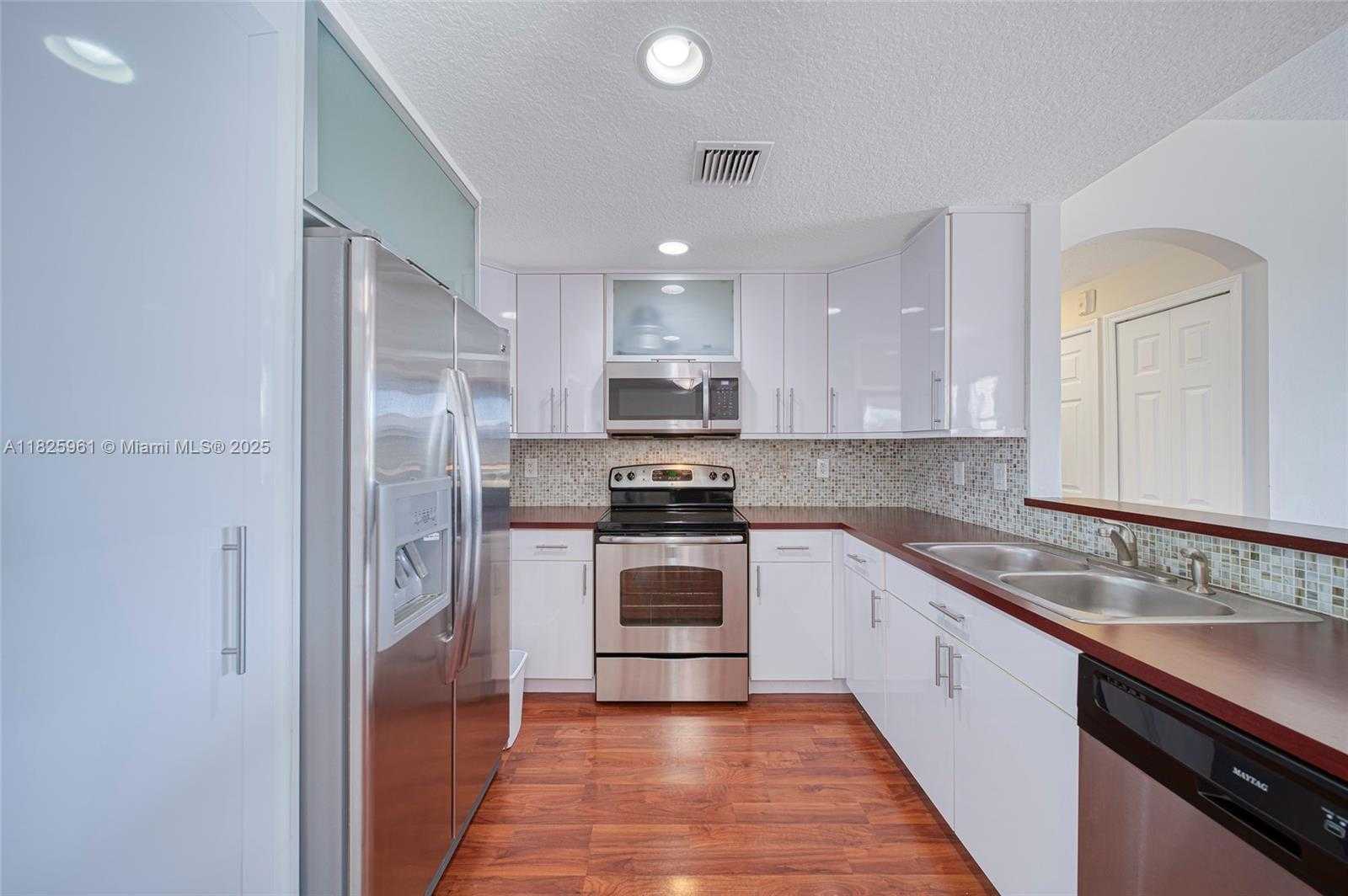 Small Image of 6440 NORTH WEST 114TH AVE #434, Doral Number 3