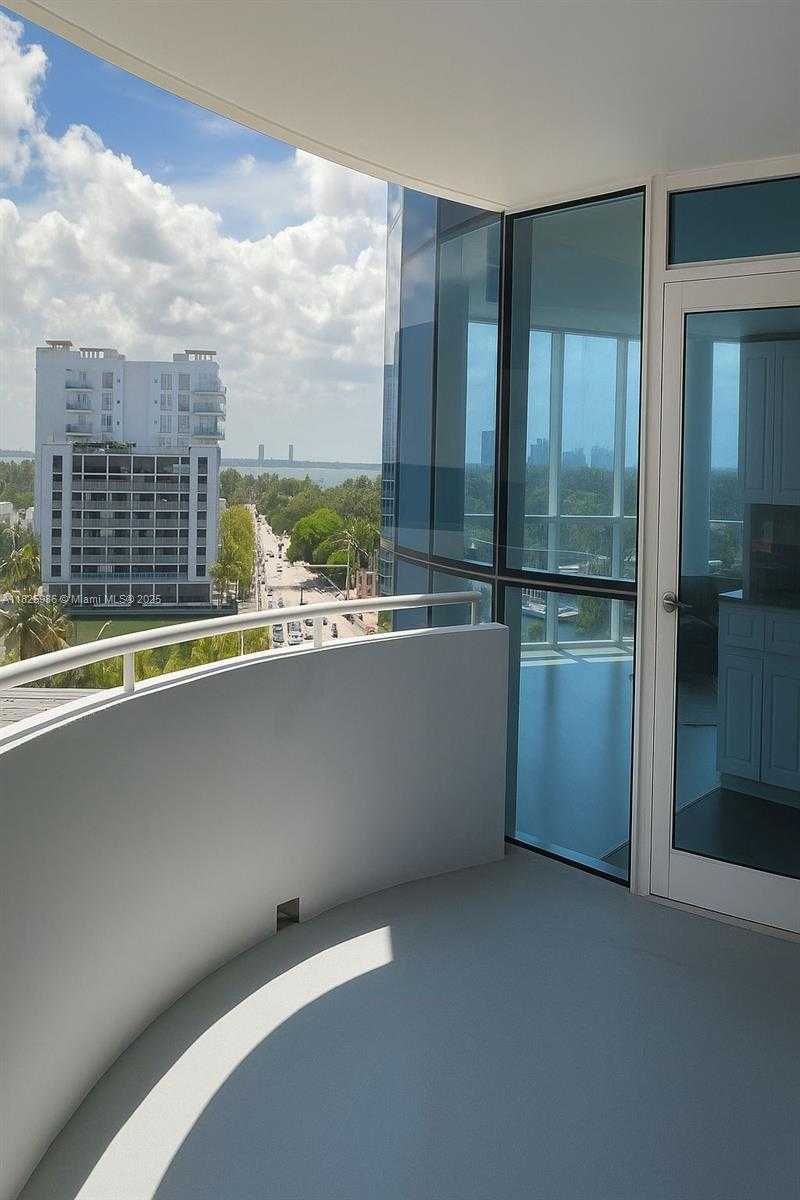 Small Image of 6301 COLLINS AVE #1005, Miami Beach Number 17