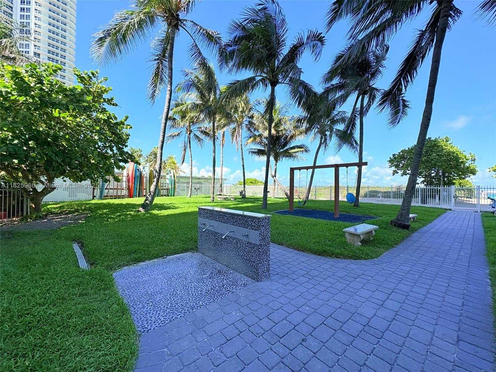 Small Image of 6301 COLLINS AVE #1005, Miami Beach Number 24