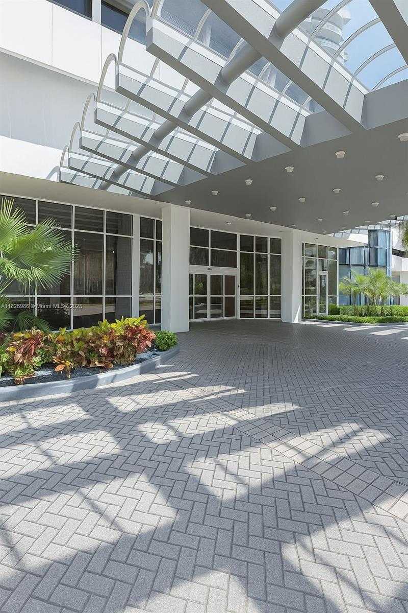 Small Image of 6301 COLLINS AVE #1005, Miami Beach Number 29