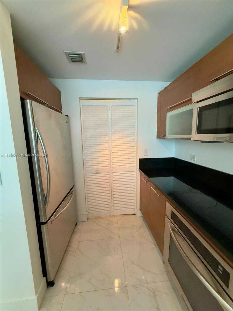Small Image of 244 BISCAYNE BLVD #2305, Miami Number 22