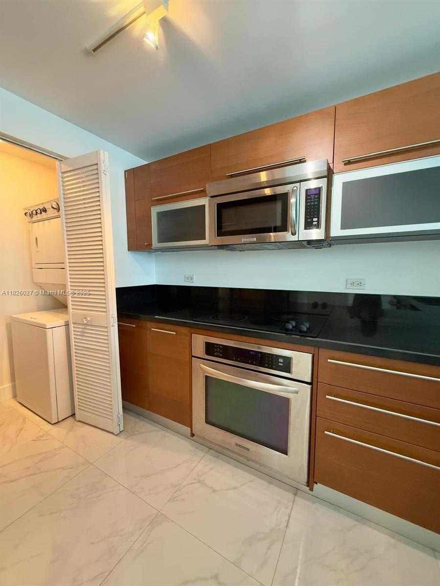 Small Image of 244 BISCAYNE BLVD #2305, Miami Number 24