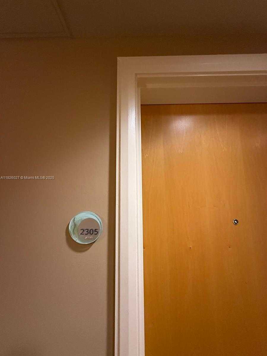 Small Image of 244 BISCAYNE BLVD #2305, Miami Number 36