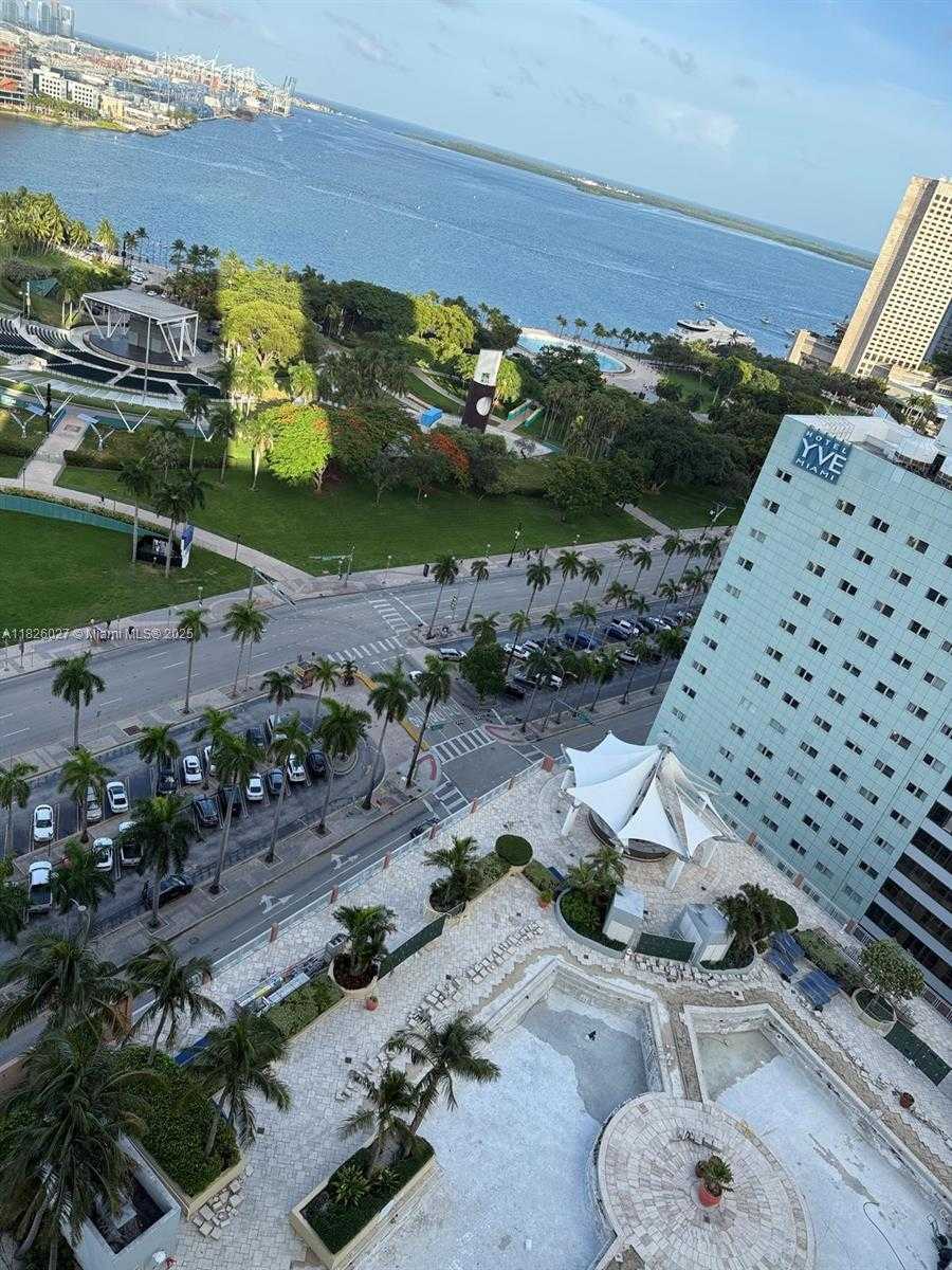 Small Image of 244 BISCAYNE BLVD #2305, Miami Number 38