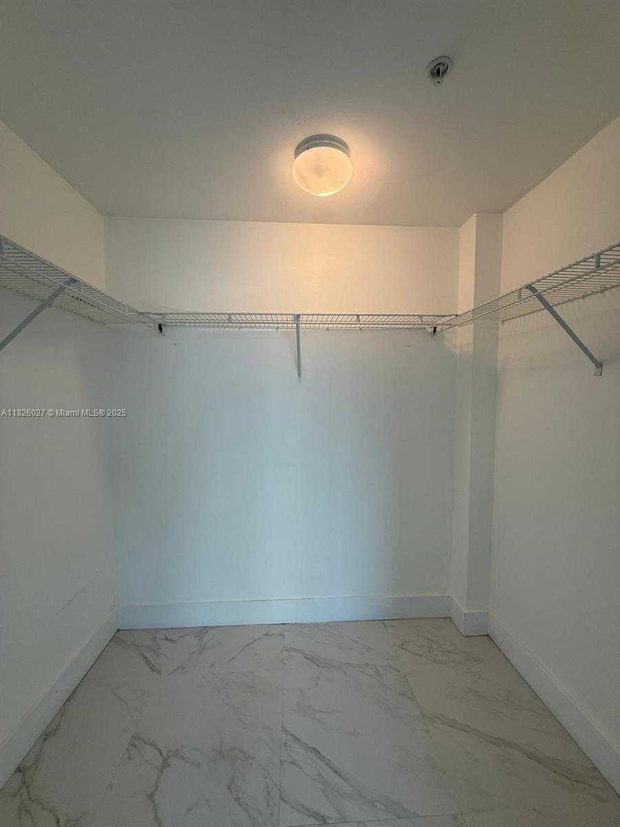 Small Image of 244 BISCAYNE BLVD #2305, Miami Number 44