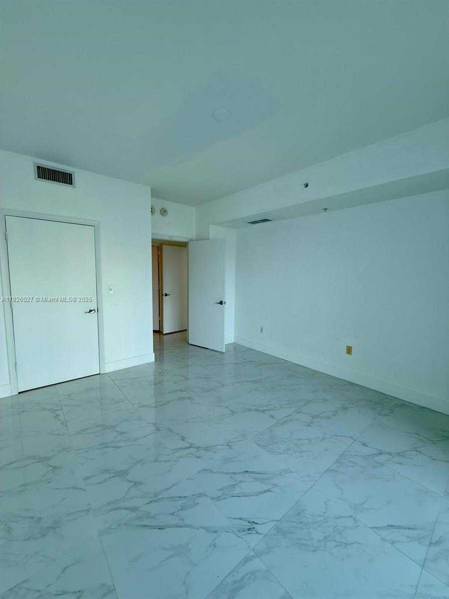 Small Image of 244 BISCAYNE BLVD #2305, Miami Number 49